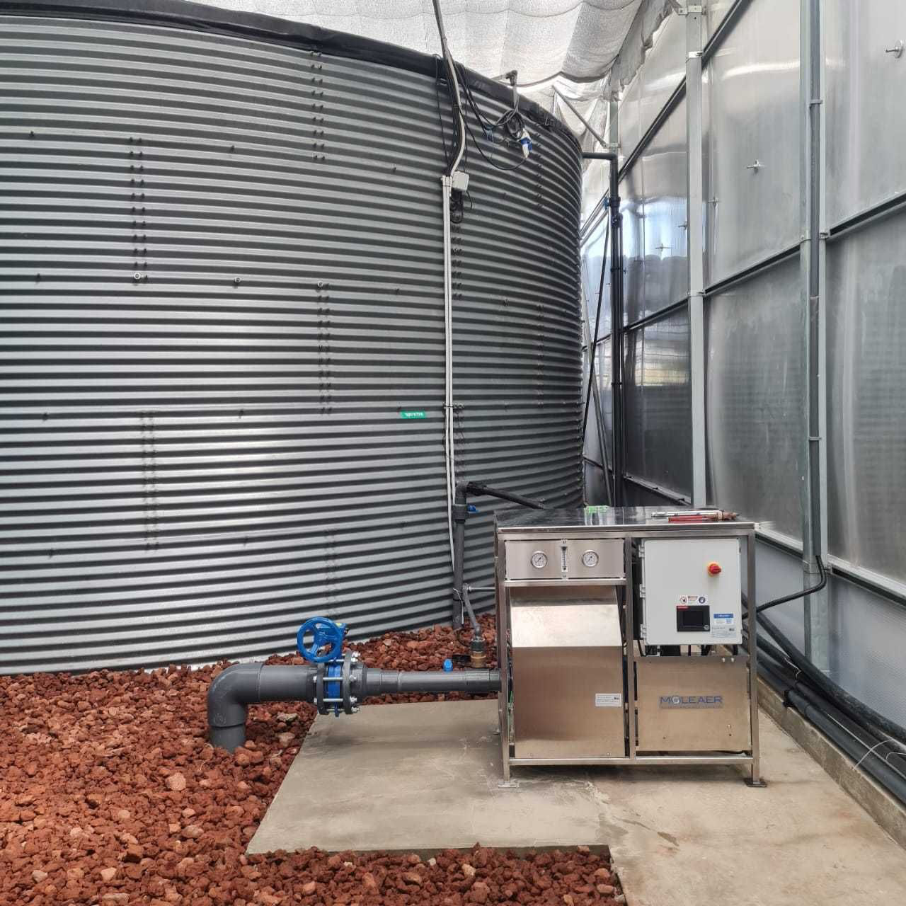 Neo nanobubble generator on day tank in greenhouse